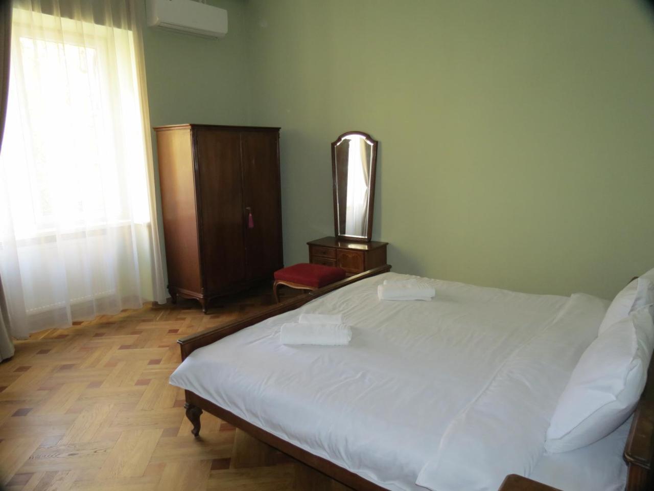 Three Rooms Apartment Tiflis Exterior foto