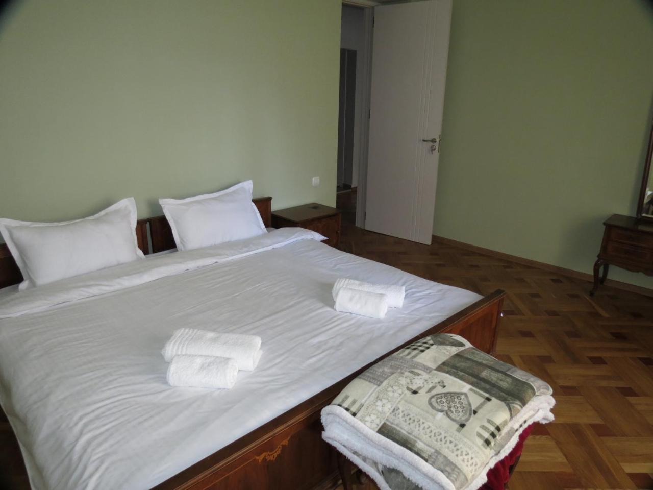 Three Rooms Apartment Tiflis Exterior foto